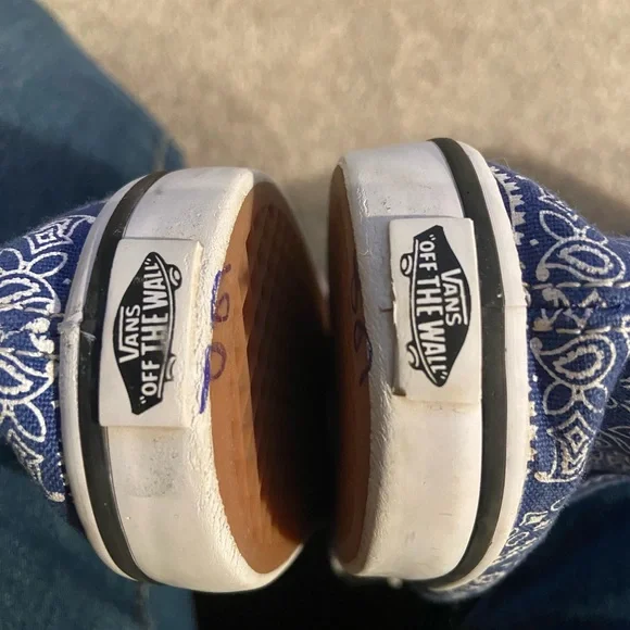 Almost new/Worn 1X. Bandanna sneakers - Picture 3 of 6